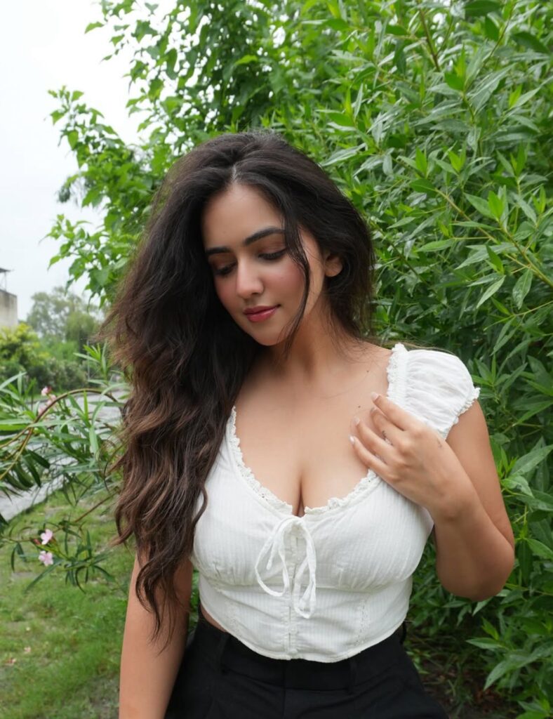 Call Girls in Karachi